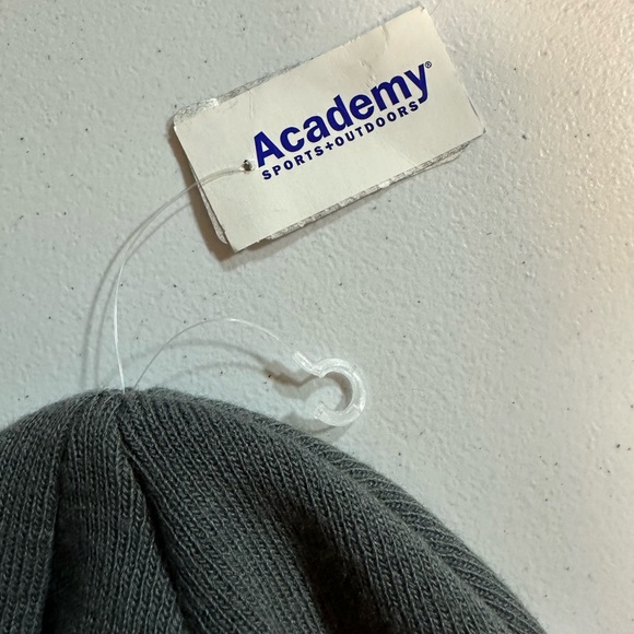 Under Armour Grey/Black Beanie NWT - Picture 4 of 4